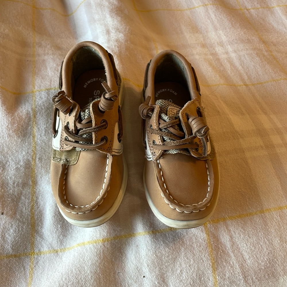 NIB Sperry songfish shoes